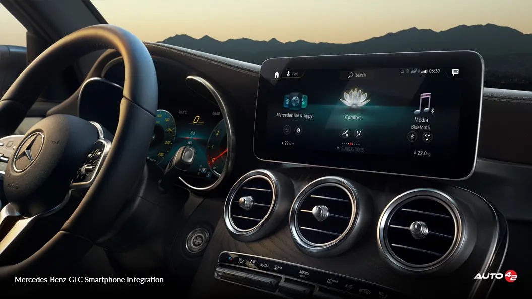 Mercedes-Benz GLC Smartphone Integration