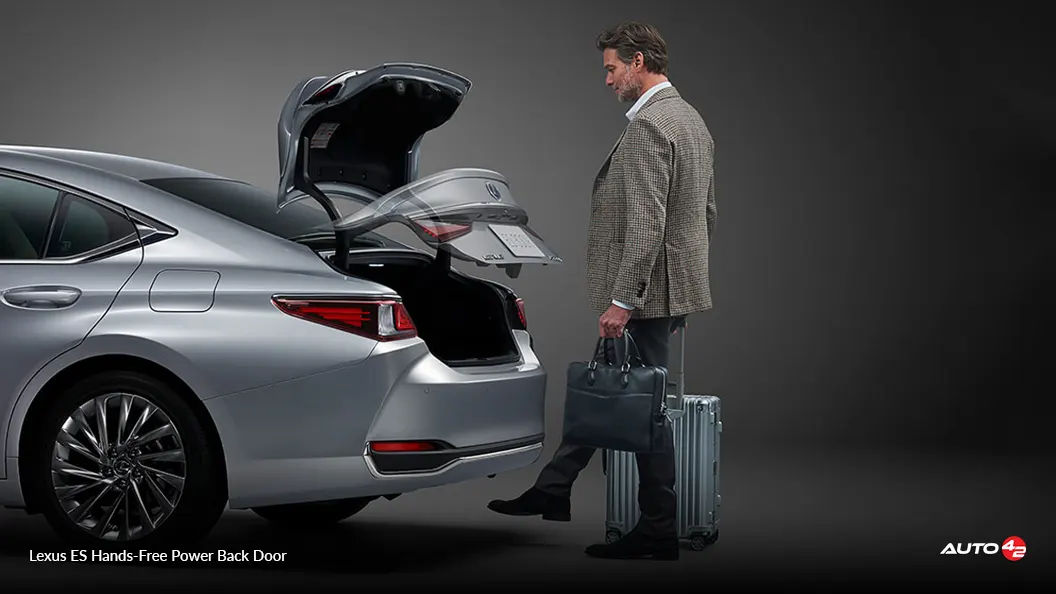 Lexus ES Hands-Free Power Back Door