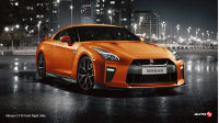 Nissan GT-R Front Right Side