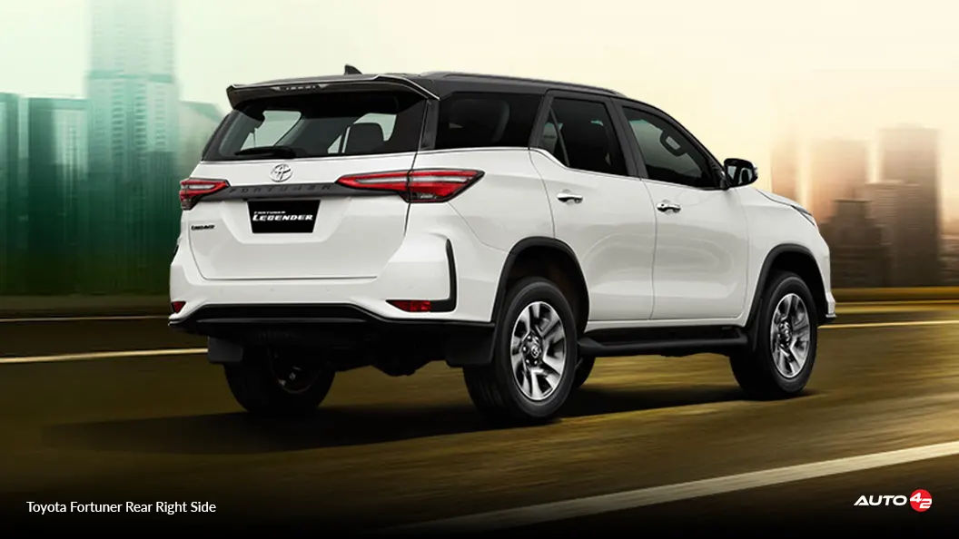 Toyota Fortuner Rear Right Side