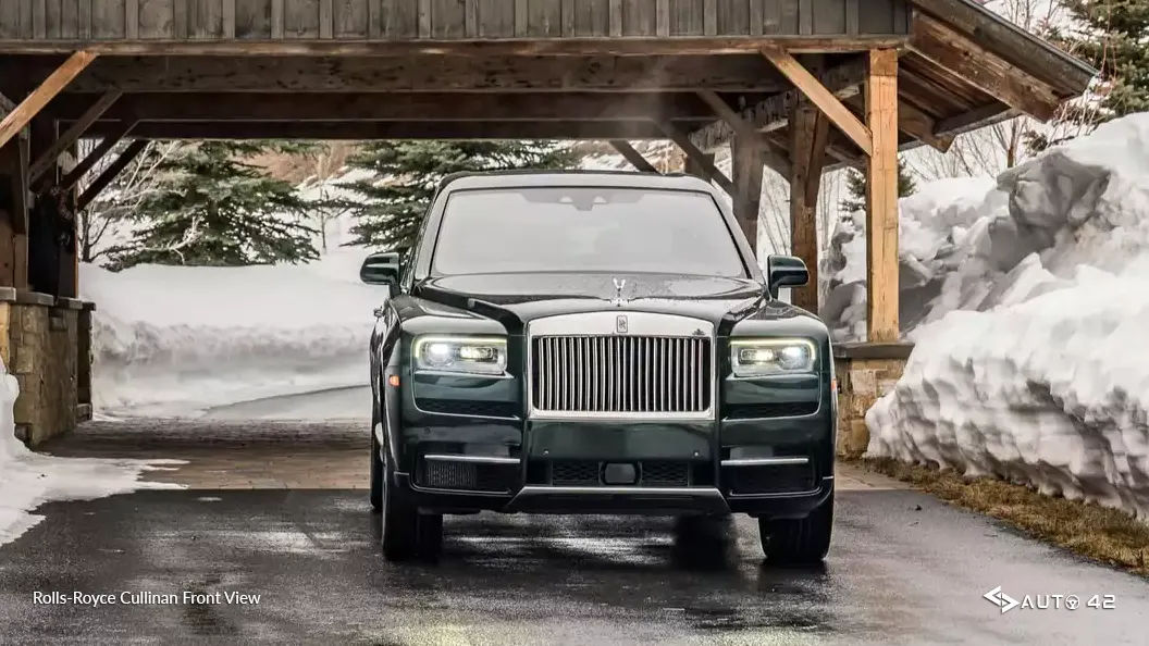 Rolls-Royce Cullinan Front View