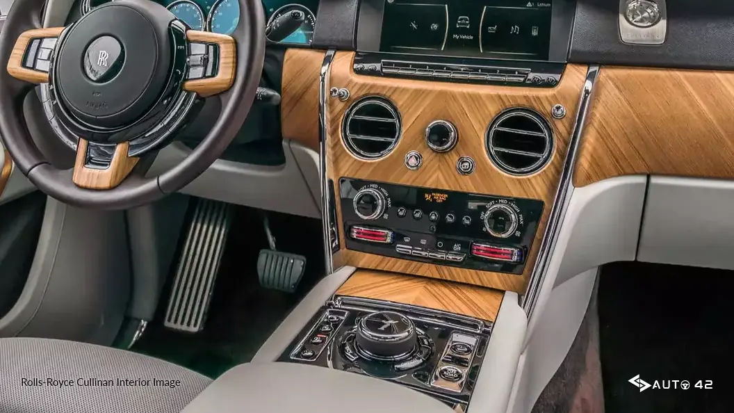 Rolls-Royce Cullinan Interior Image 1