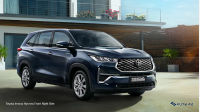Toyota Innova Hycross Front Right Side