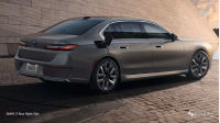BMW i7 Rear Right Side