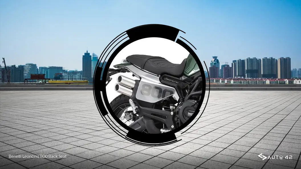 Benelli Leoncino 800 Back Seat