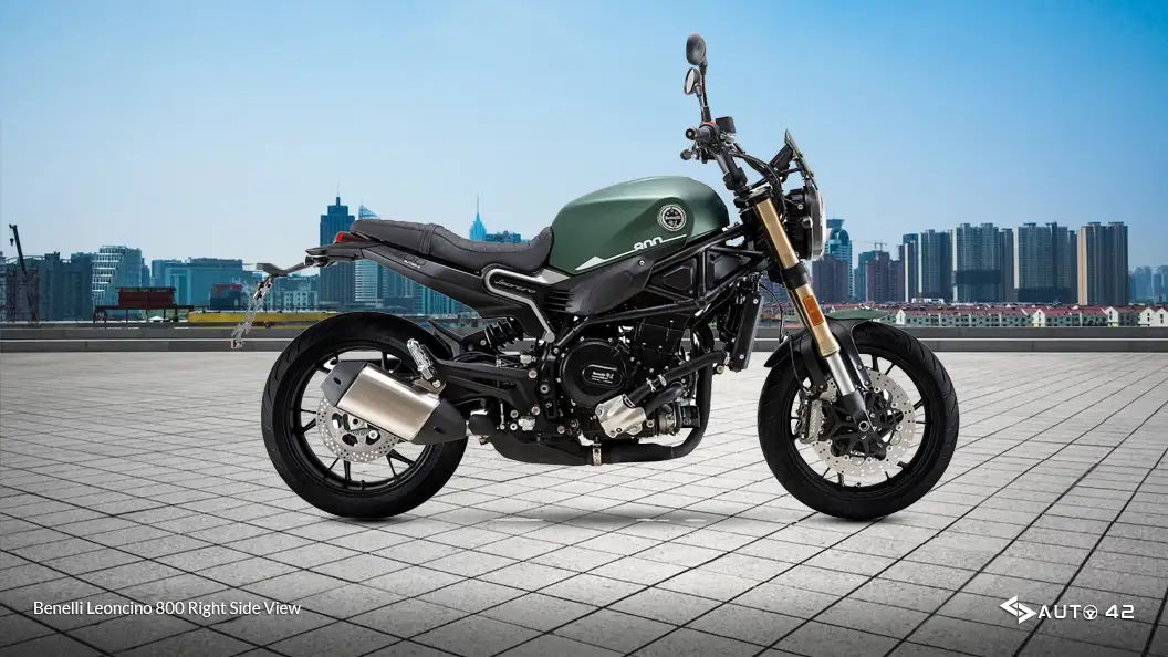Benelli Leoncino 800 Right Side View
