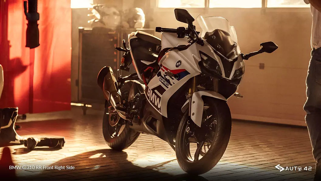 BMW G 310 RR Front Right Side